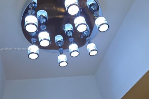 Copropriété à louer à Hallandale Beach, Floride: 2 chambres, 136.19 m2 № 2002425 - photo 16