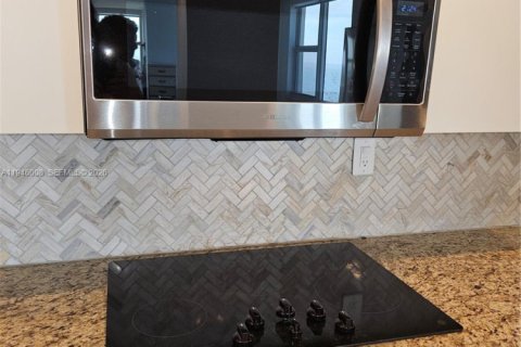 Copropriété à louer à Hallandale Beach, Floride: 2 chambres, 136.19 m2 № 2002425 - photo 8