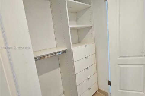 Copropriété à louer à Hallandale Beach, Floride: 2 chambres, 136.19 m2 № 2002425 - photo 19