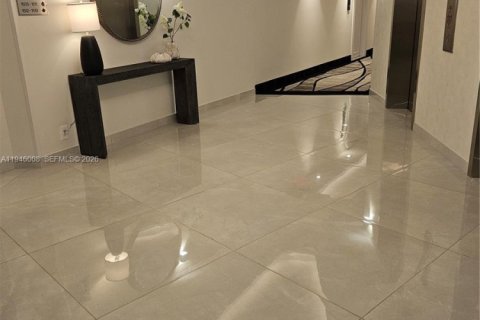 Copropriété à louer à Hallandale Beach, Floride: 2 chambres, 136.19 m2 № 2002425 - photo 3