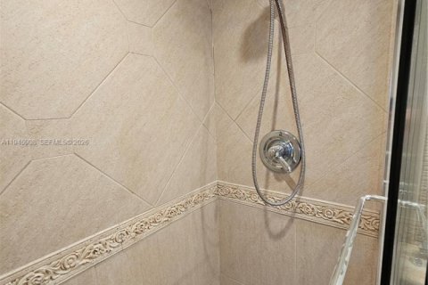 Copropriété à louer à Hallandale Beach, Floride: 2 chambres, 136.19 m2 № 2002425 - photo 14