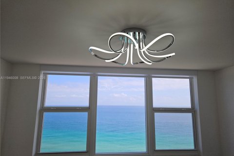 Copropriété à louer à Hallandale Beach, Floride: 2 chambres, 136.19 m2 № 2002425 - photo 10