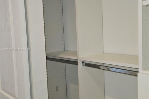 Copropriété à louer à Hallandale Beach, Floride: 2 chambres, 136.19 m2 № 2002425 - photo 20