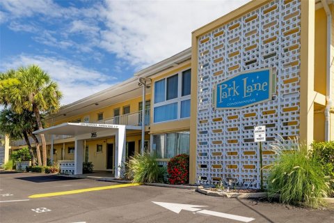Condominio en venta en Sarasota, Florida, 1 dormitorio, 59.36 m2 № 2157021 - foto 28