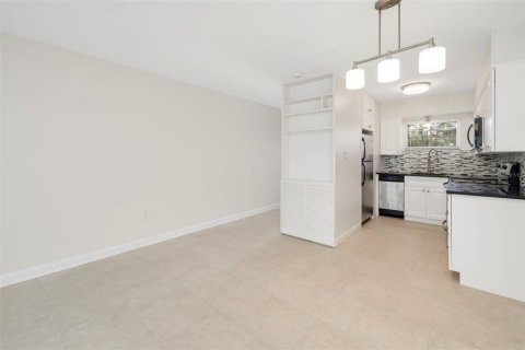 Condominio en venta en Sarasota, Florida, 1 dormitorio, 59.36 m2 № 2157021 - foto 6