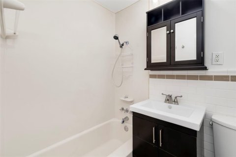 Condominio en venta en Sarasota, Florida, 1 dormitorio, 59.36 m2 № 2157021 - foto 14