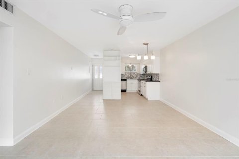 Condominio en venta en Sarasota, Florida, 1 dormitorio, 59.36 m2 № 2157021 - foto 8