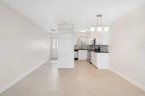 Condominio en venta en Sarasota, Florida, 1 dormitorio, 59.36 m2 № 2157021 - foto 5