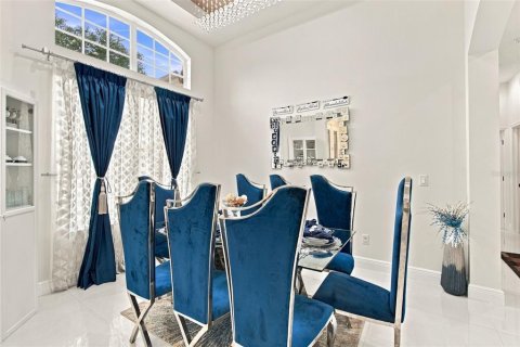 Villa ou maison à vendre à Valrico, Floride: 4 chambres, 272.11 m2 № 2418564 - photo 9