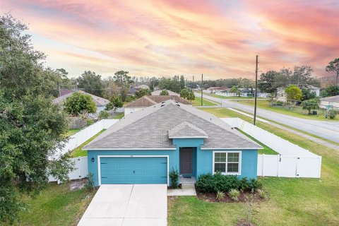 Casa en Kissimmee, Florida 4 dormitorios, 173.91 m2 № 2155378