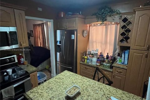 Villa ou maison à vendre à Miami, Floride: 3 chambres, 158.96 m2 № 1955070 - photo 4