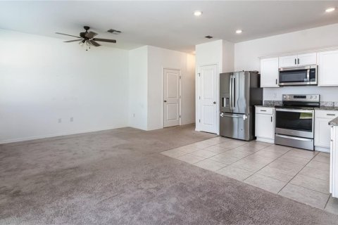 Townhouse in Davenport, Florida 3 bedrooms, 130.43 sq.m. № 1835037 - photo 13