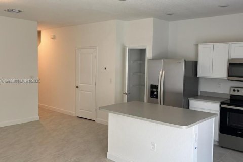 Adosado en alquiler en Florida City, Florida, 3 dormitorios, 136.19 m2 № 1944648 - foto 5