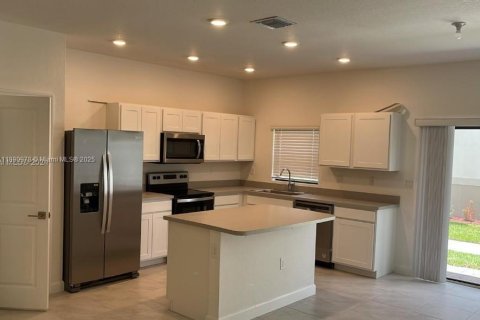 Adosado en alquiler en Florida City, Florida, 3 dormitorios, 136.19 m2 № 1944648 - foto 7