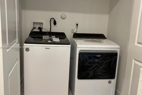 Adosado en alquiler en Florida City, Florida, 3 dormitorios, 136.19 m2 № 1944648 - foto 8