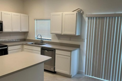 Adosado en alquiler en Florida City, Florida, 3 dormitorios, 136.19 m2 № 1944648 - foto 6