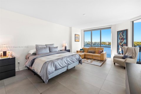 Condo in North Miami Beach, Florida, 3 bedrooms № 1974270 - photo 17