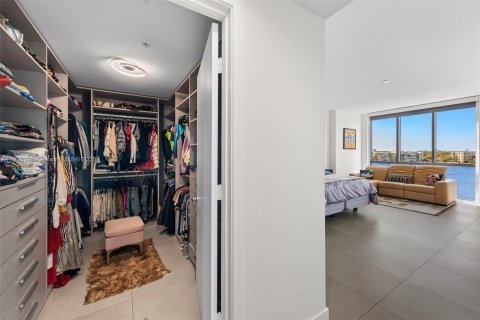 Condo in North Miami Beach, Florida, 3 bedrooms № 1974270 - photo 19