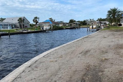 Terreno en venta en Port Charlotte, Florida № 383269 - foto 6