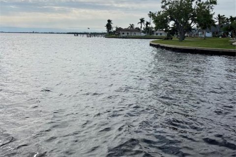 Terreno en venta en Port Charlotte, Florida № 383269 - foto 5