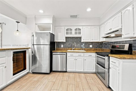 Casa en venta en Oakland Park, Florida, 3 dormitorios, 119.29 m2 № 2362873 - foto 15
