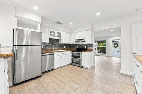 Casa en venta en Oakland Park, Florida, 3 dormitorios, 119.29 m2 № 2362873 - foto 16