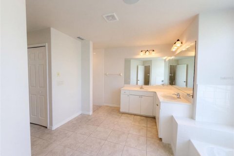 House in North Port, Florida 3 bedrooms, 194.17 sq.m. № 2397057 - photo 26