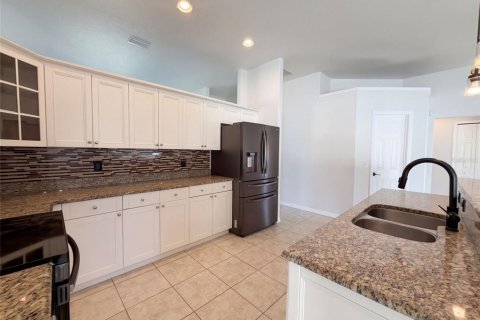 House in North Port, Florida 3 bedrooms, 194.17 sq.m. № 2397057 - photo 8
