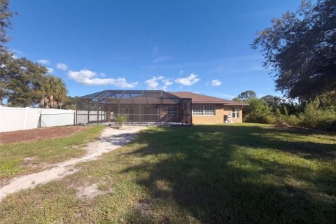 House in North Port, Florida 3 bedrooms, 194.17 sq.m. № 2397057 - photo 21