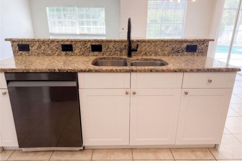 House in North Port, Florida 3 bedrooms, 194.17 sq.m. № 2397057 - photo 12