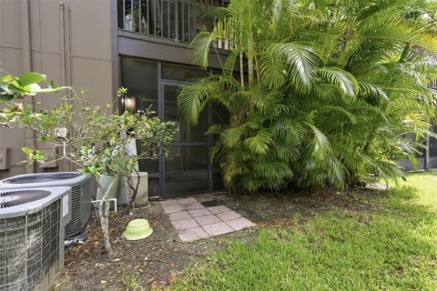 Condo in Tampa, Florida, 1 bedroom  № 2231629 - photo 19