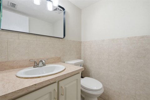 Condo in Tampa, Florida, 1 bedroom  № 2231629 - photo 16
