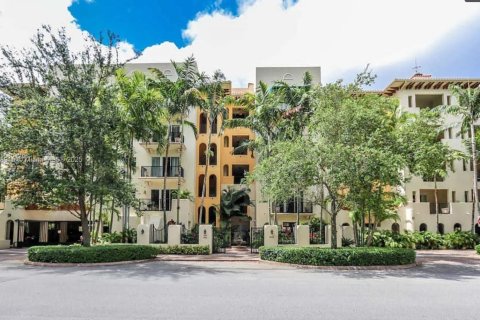Condo in Coral Gables, Florida, 3 bedrooms  № 1845440 - photo 1