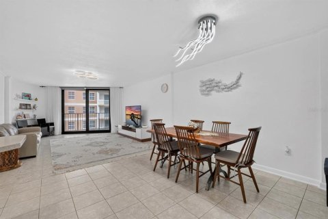 Condo in Ormond Beach, Florida, 2 bedrooms  № 2428636 - photo 12