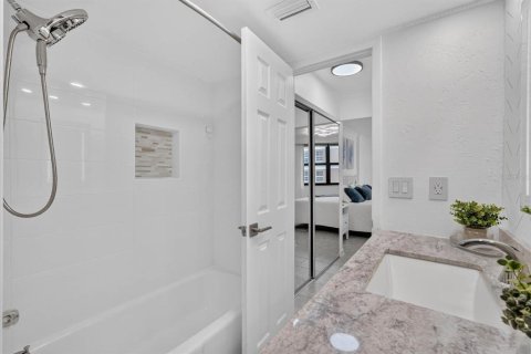 Condo in Ormond Beach, Florida, 2 bedrooms  № 2428636 - photo 30