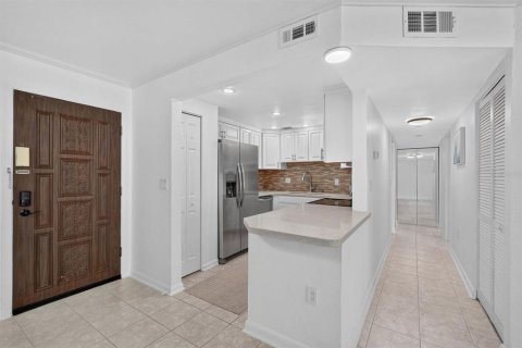 Condo in Ormond Beach, Florida, 2 bedrooms  № 2428636 - photo 10