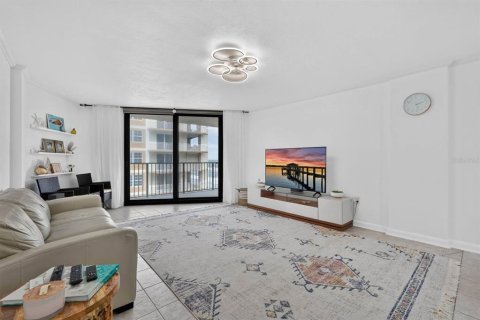 Condo in Ormond Beach, Florida, 2 bedrooms  № 2428636 - photo 17