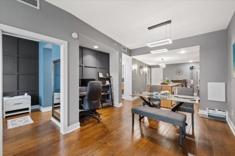 Condo in Tampa, Florida, 1 bedroom  № 2097016 - photo 25