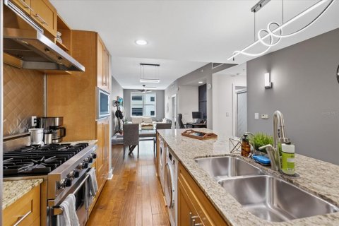 Condo in Tampa, Florida, 1 bedroom  № 2097016 - photo 9