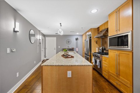 Condo in Tampa, Florida, 1 bedroom  № 2097016 - photo 10
