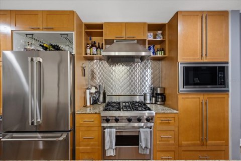 Condo in Tampa, Florida, 1 bedroom  № 2097016 - photo 13