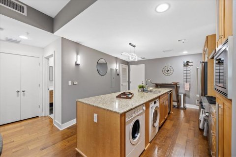 Condo in Tampa, Florida, 1 bedroom  № 2097016 - photo 12