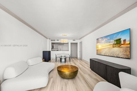 Condo in Miami Beach, Florida, 1 bedroom  № 2081109 - photo 9