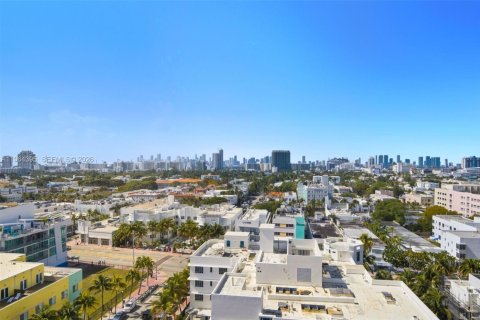 Condo in Miami Beach, Florida, 1 bedroom  № 2081109 - photo 30