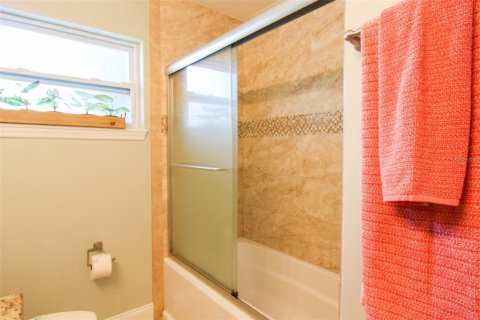 Casa en alquiler en Sarasota, Florida, 3 dormitorios, 106.93 m2 № 220789 - foto 12