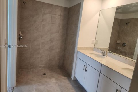 House in Fort Myers, Florida 4 bedrooms № 2001778 - photo 4