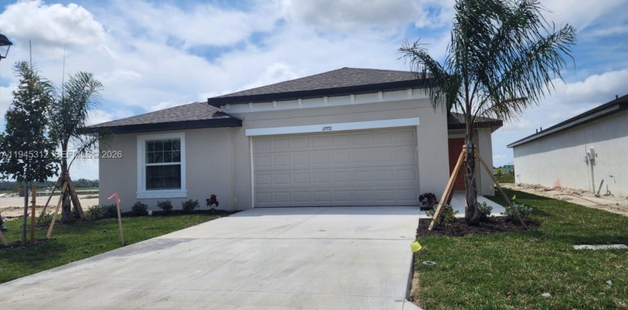 House in Fort Myers, Florida 4 bedrooms № 2001778