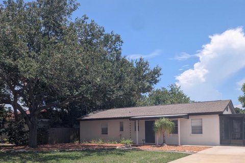 Villa ou maison à louer à Tampa, Floride: 3 chambres, 152.27 m2 № 2386345 - photo 2