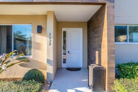 Townhouse in Kissimmee, Florida 4 bedrooms, 222.59 sq.m. № 1650537 - photo 3