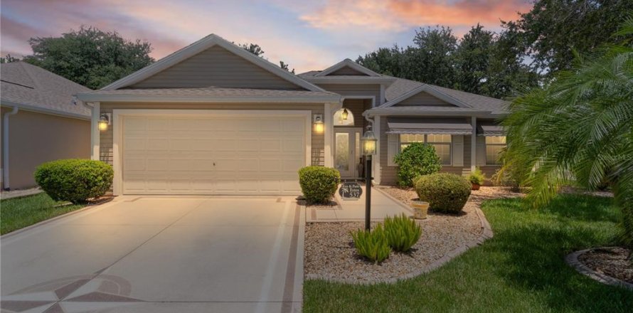 House in The Villages, Florida 3 bedrooms, 154.87 sq.m. № 1837952